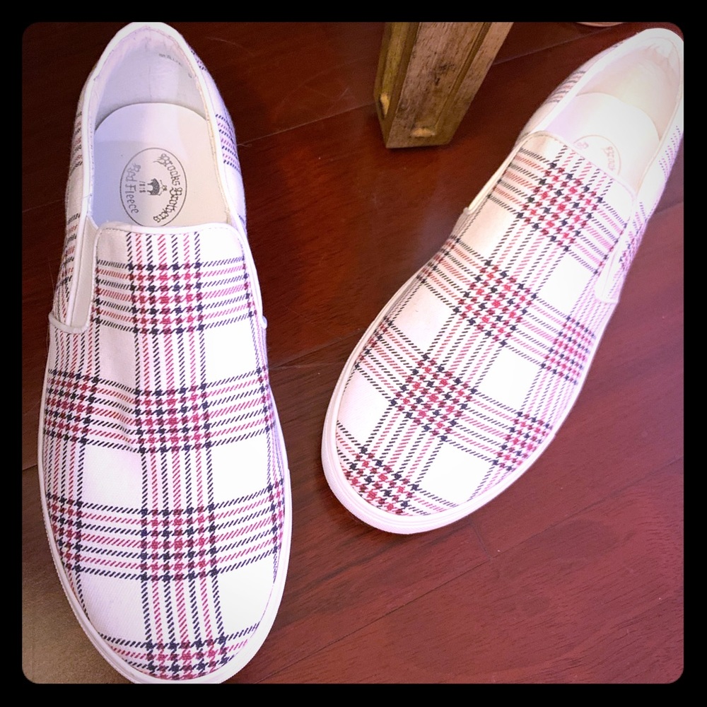 NWOT Brooks Brothers Sneakers